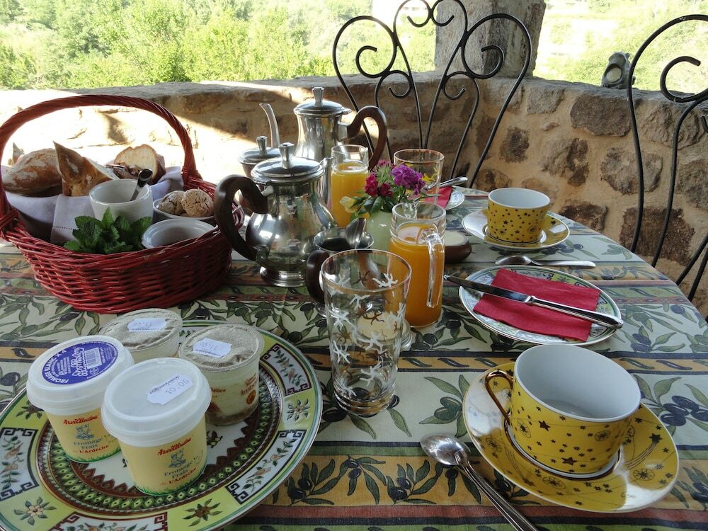 Chambre D'Hotes Au Creux Du Chambon جوييوس المظهر الخارجي الصورة